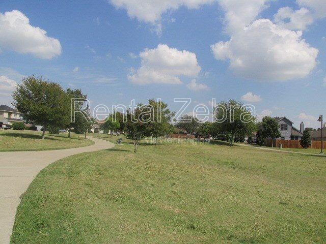 Building Photo - 902 Astaire Ave