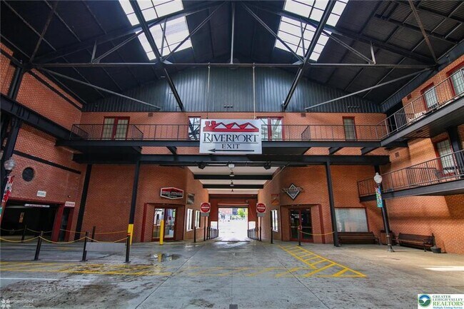 Building Photo - 11 W 2nd St