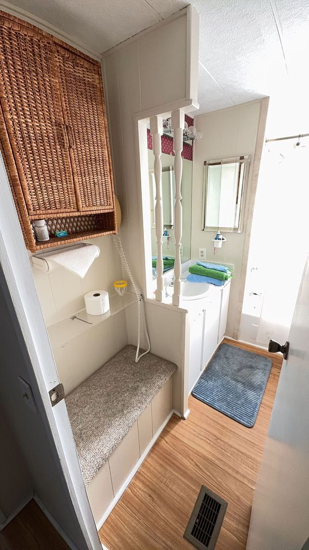 Building Photo - Beautiful 2 bedroom 2 bath mobile home for rent in 55+ community in south Tampa