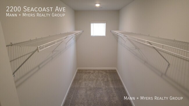 Building Photo - 2200 Seacoast Ave