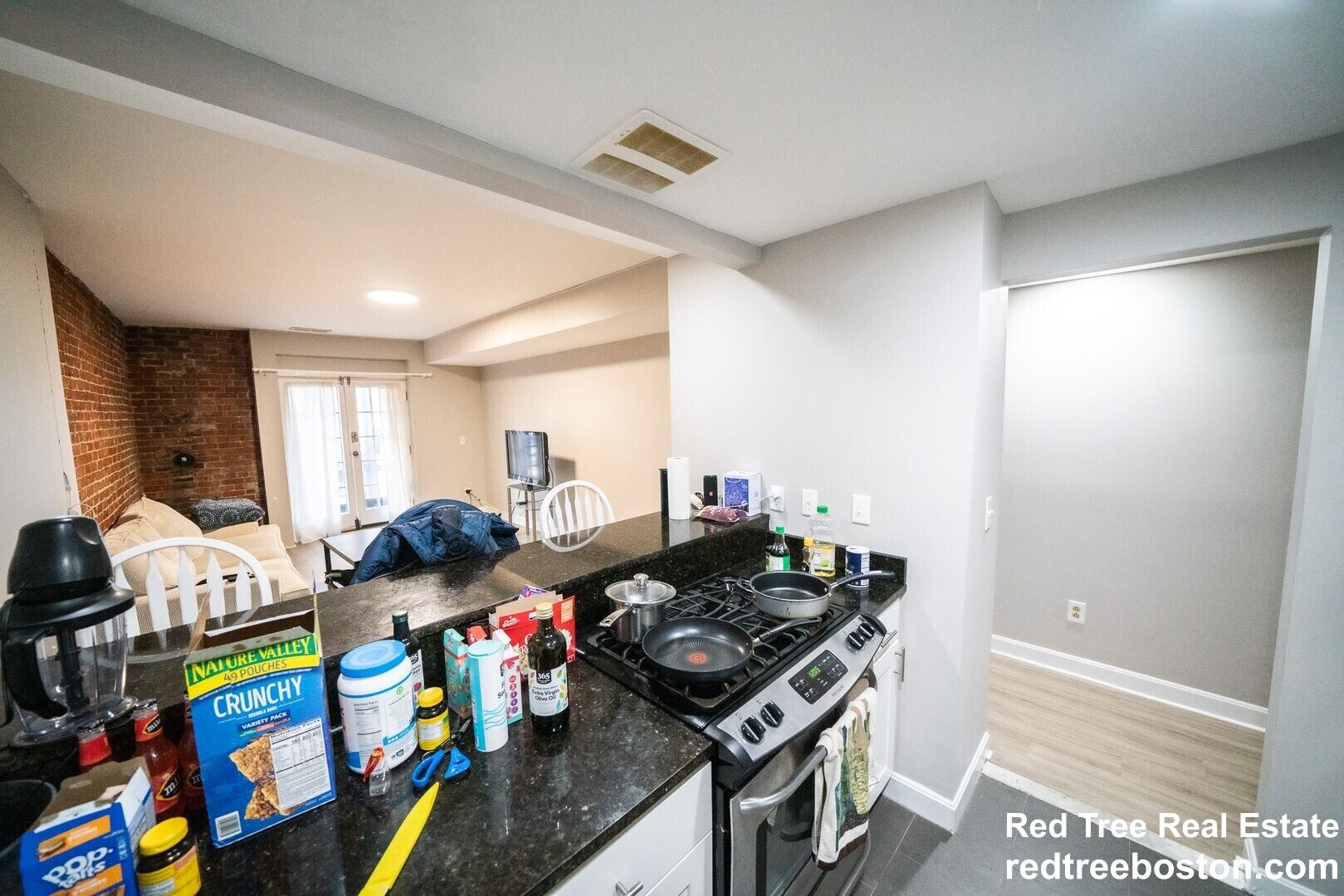 Building Photo - 191 Saint Botolph St