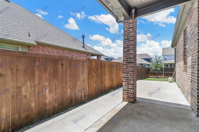 Building Photo - 8451 Bronzegate Trl