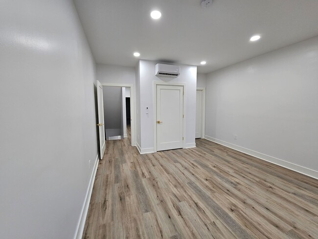 Building Photo - Amazing 3 bed 2.5 bath house for rent in L...