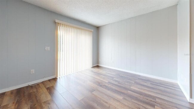 Building Photo - 2151 Alicia Dr