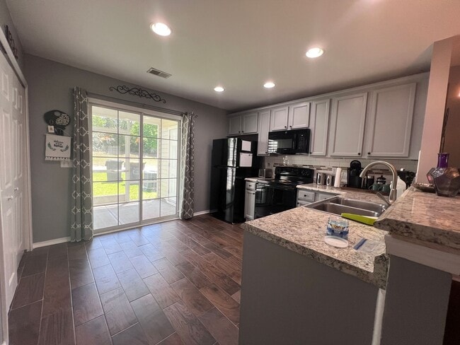 Building Photo - 2 bedroom 2.5 bath Townhome in Godley Park
