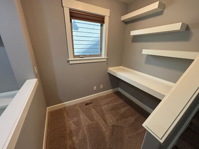 Building Photo - Beautiful Home in the Copper Creek Subdivision of Wilsonville