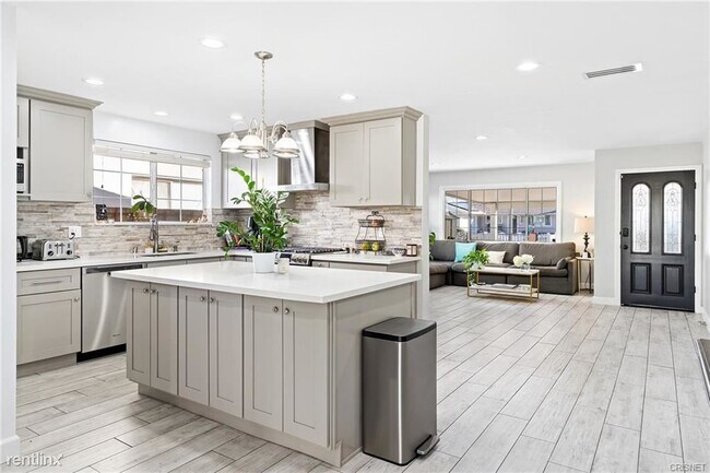 Building Photo - 4 br, 2 bath House - 6609 Birchton Ave