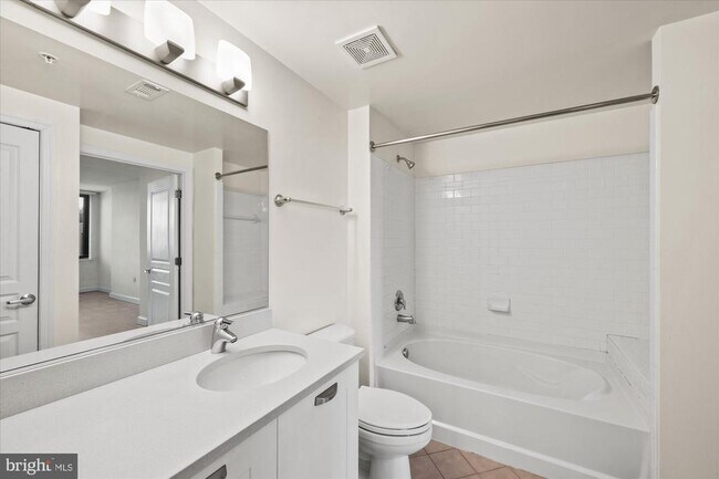 Building Photo - 2451 Midtown Ave