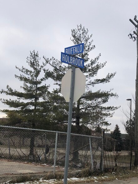Building Photo - 3881 Holbrook St