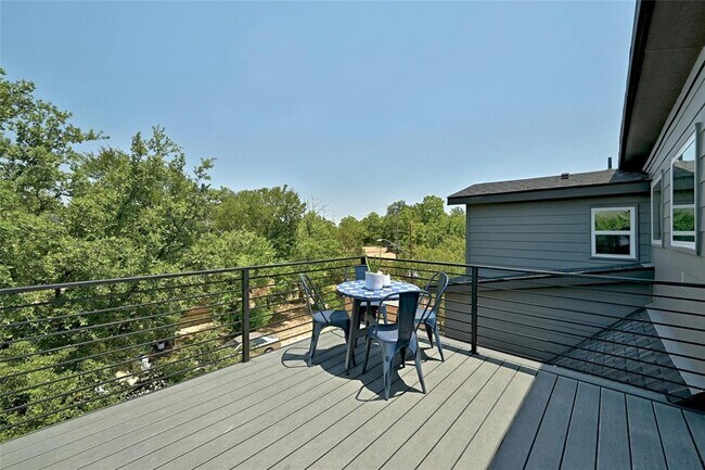 Building Photo - 2909 Kuhlman Ave