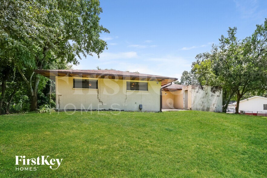 Building Photo - 5305 Lisa Ave