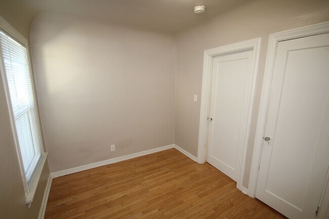 Building Photo - 7326 Triplex