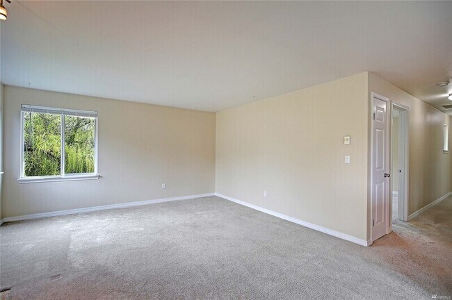 Building Photo - 20330 Bothell Everett Hwy