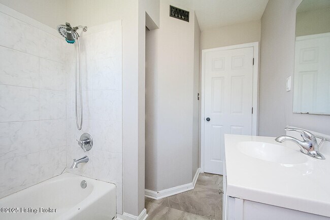 Building Photo - 6305 Leisure Ln