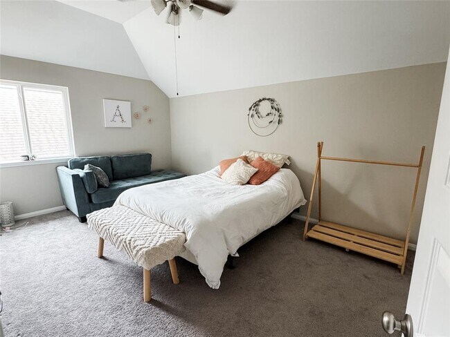 Building Photo - 4054 Northern Spruce Dr