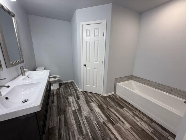 Building Photo - 8429 10th Pl