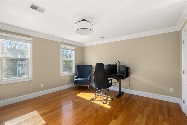 Building Photo - 11 Bobolink Rd