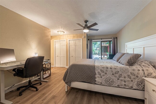 Building Photo - 723 Davis Rd