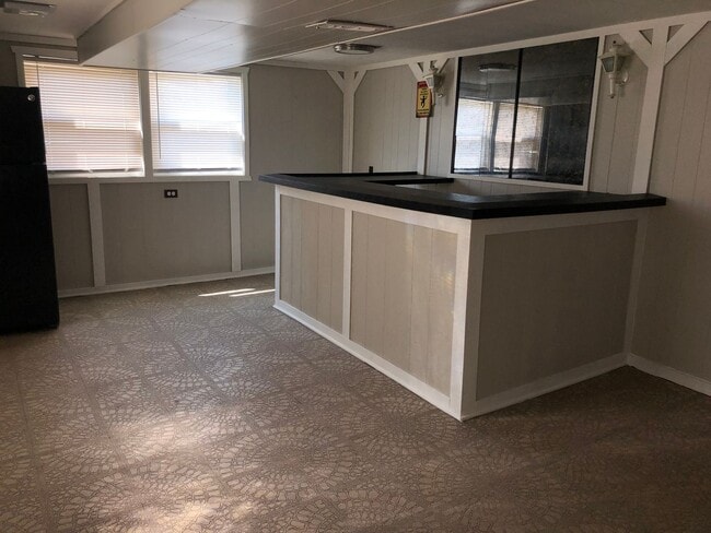 Building Photo - Fresh 3bed/2bath Home Close to Transportation Fenced Backyard