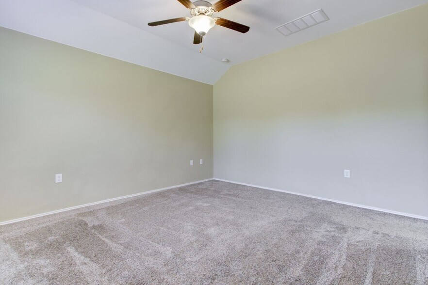 Building Photo - 7000 Crestone Rd