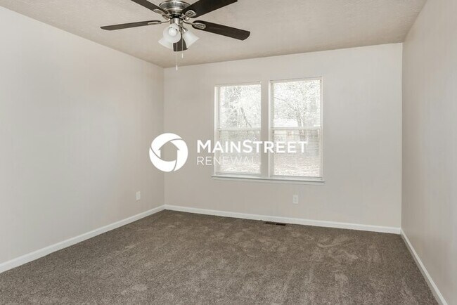 Building Photo - 3 Bedroom Pet-Friendly Home in Lithonia, GA with Main Street Renewal