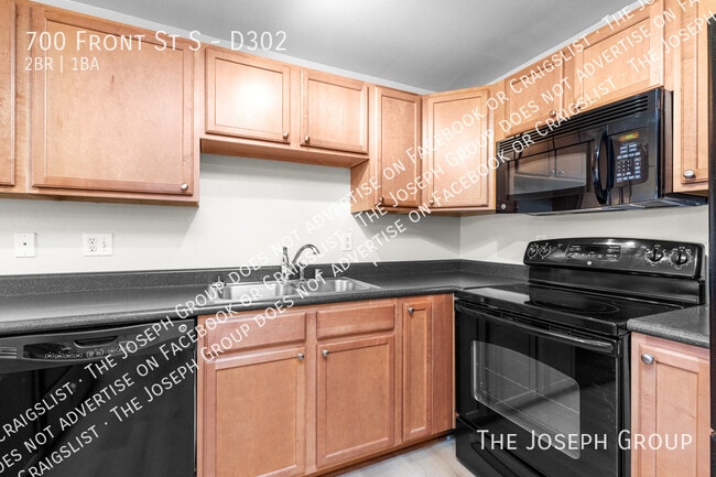 Building Photo - 700 Front St S