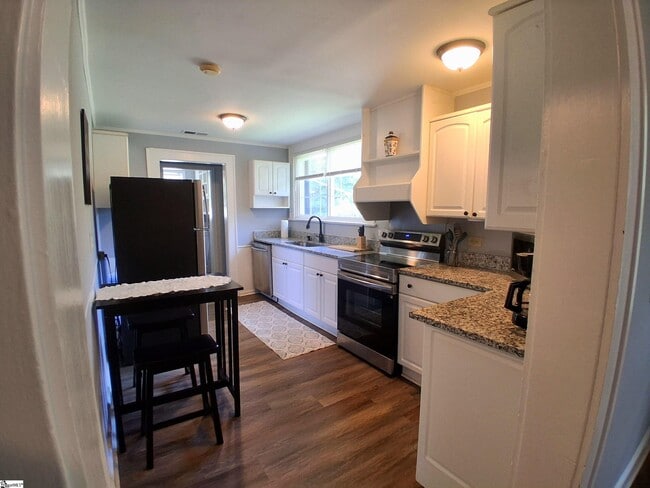 Building Photo - 506 Pinckney St