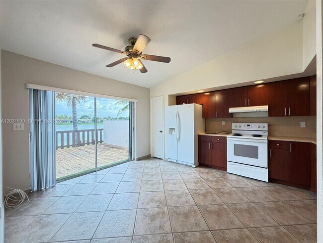 Building Photo - 11760 SW 123rd Ave