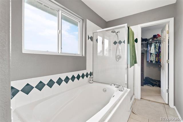 Building Photo - 2510 Brenton Dr