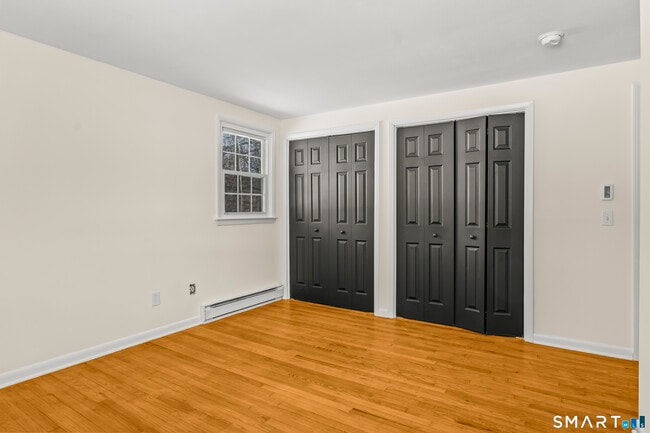 Building Photo - 17 Champlain Dr