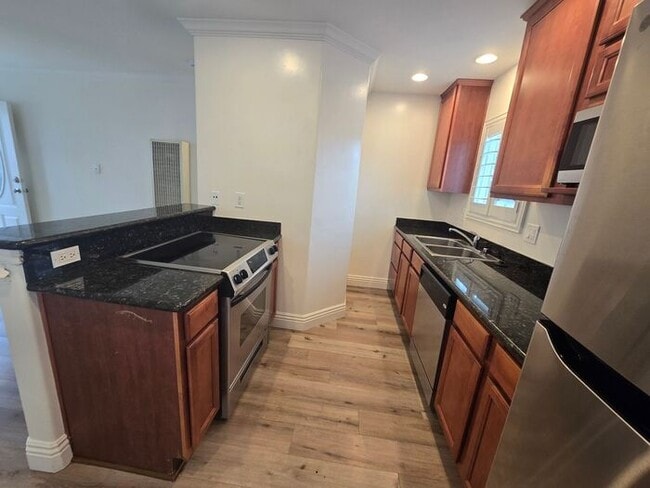 Building Photo - 1 BD / 1 BTH Home on Hornblend with Parking in Pacific Beach San Diego