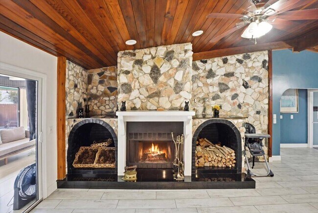 Building Photo - 1326 SW Bartell Ave