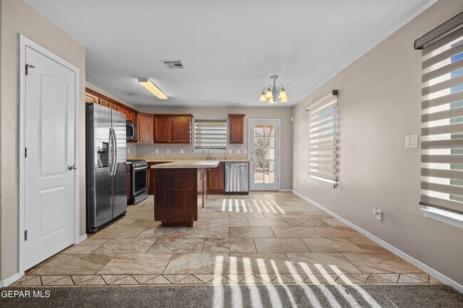 Building Photo - 2404 Escape Point St