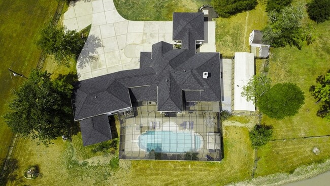 Building Photo - 9108 Quail Ridge Dr
