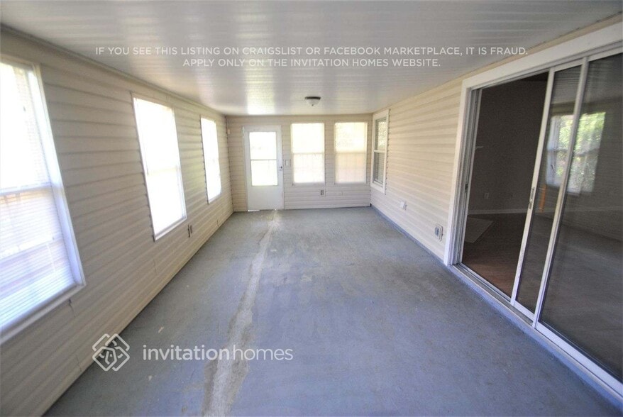 Building Photo - 11275 Chertsey Ln