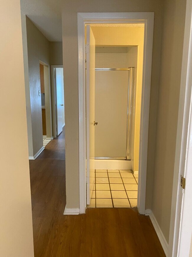 Building Photo - K242 - Croix #219