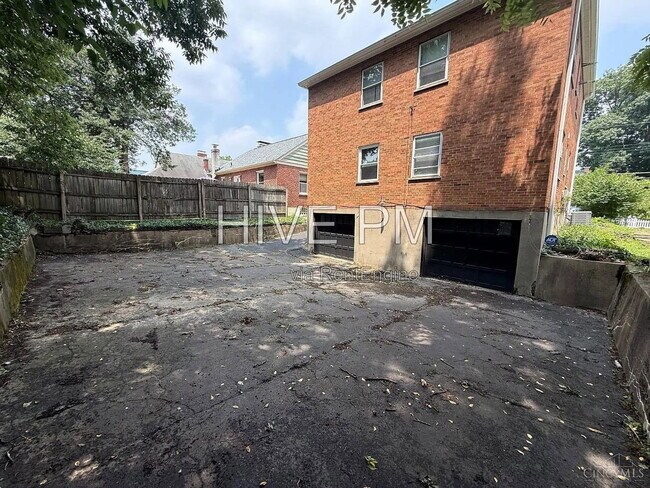 Building Photo - 3333 S Sterling Way