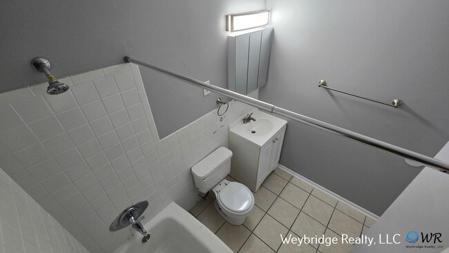 Building Photo - Beautiful 3 Bedroom 2 Full Bath Home Locat...