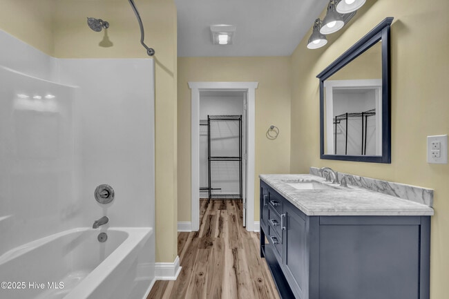 Building Photo - 4009 Alandale Dr