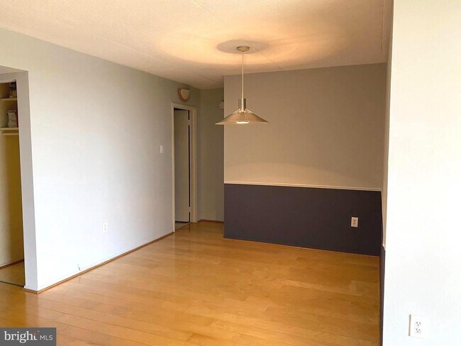 Building Photo - 6300 Stevenson Ave