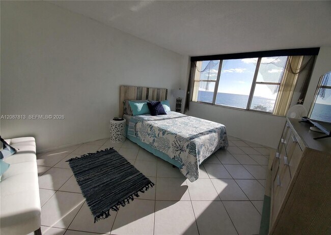 Building Photo - 3180 S Ocean Dr