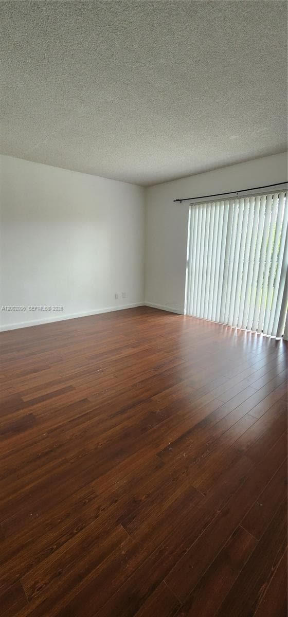 Building Photo - 500 NE 2nd St