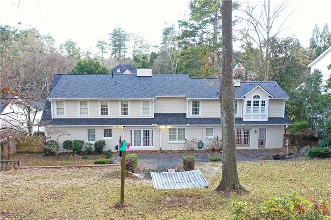 Building Photo - 998 Ferncliff Rd NE