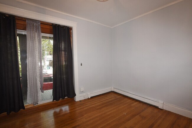 Building Photo - 218 Wachusett St