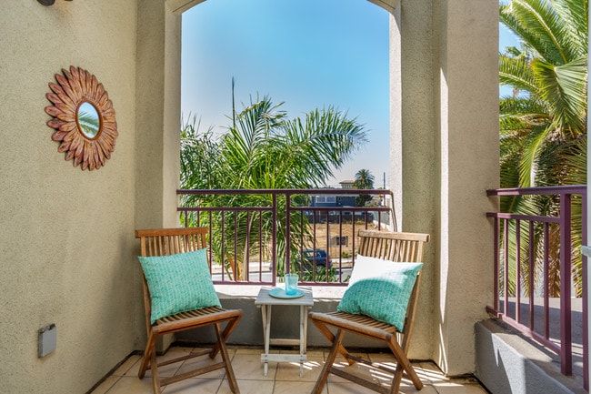 Building Photo - 2400 Fifth Ave