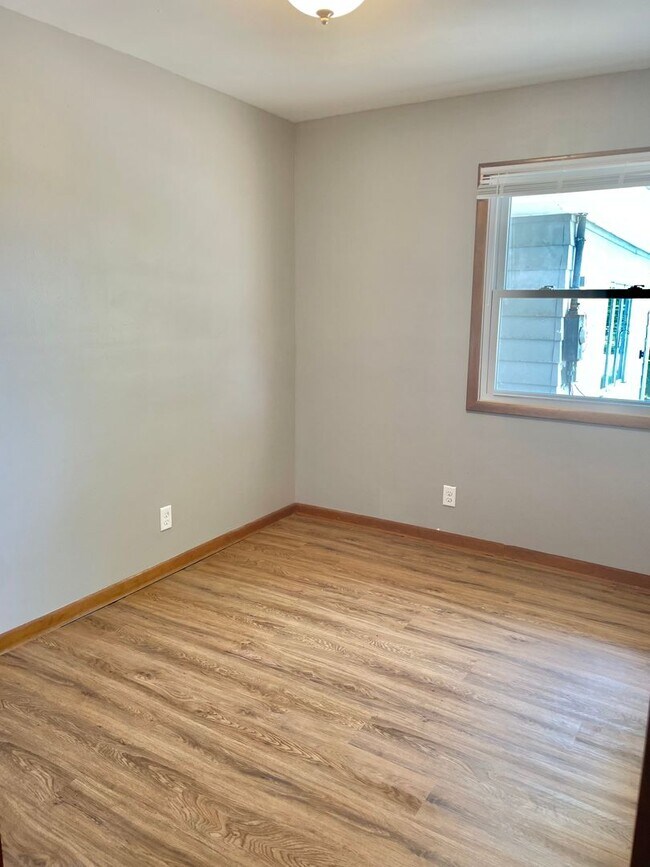 Building Photo - 2404 US-20