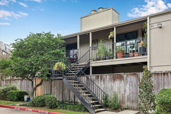 Building Photo - 5711 Sugar Hill Dr