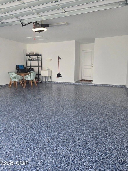 Building Photo - 8634 Sand dollar Dr