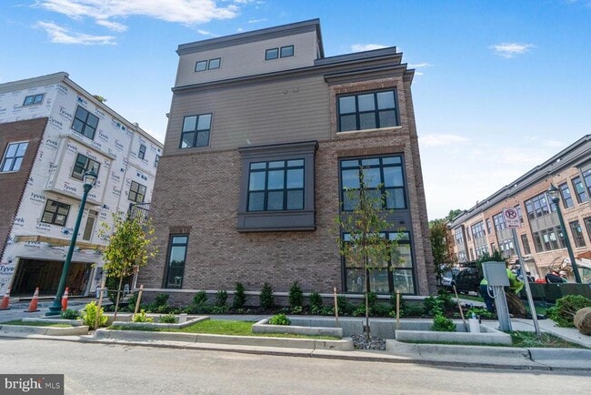Building Photo - 5353 ZENITH OVLK