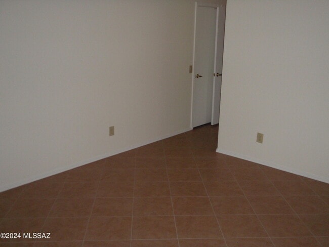 Building Photo - 38040 S Elbow Bend Dr